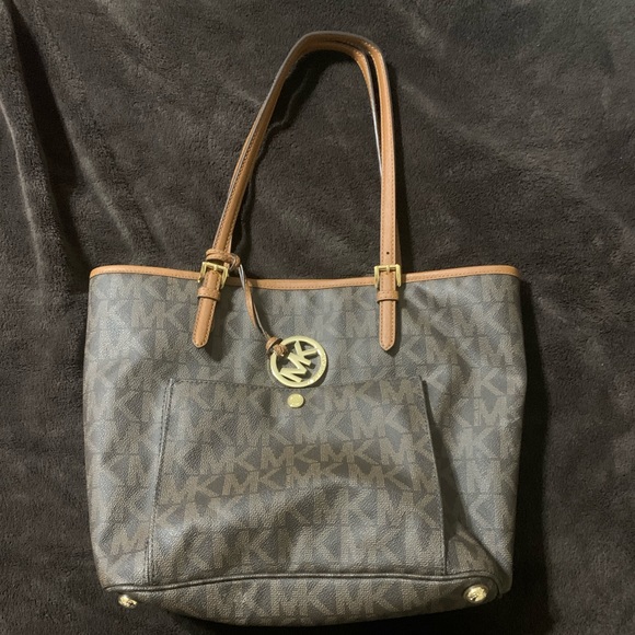 Michael Kors Signature Purse - Picture 2 of 11